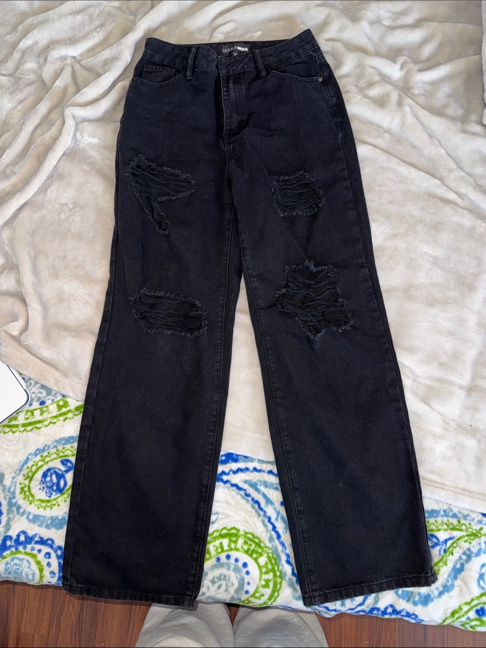 Fashion Nova Black Distressed Straight Jeans